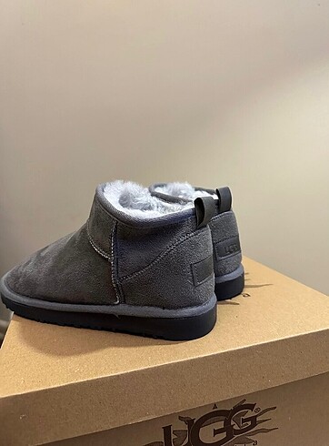 Ugg Ugg Bot