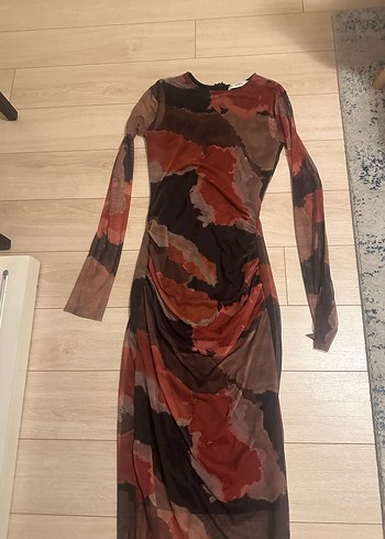 38 Beden Uzun Kollu Kahverengi Batik Desenli Elbise