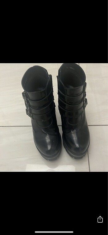 Zara Siyah bot