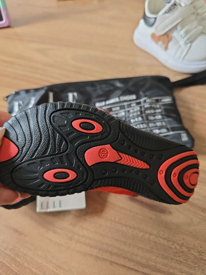 Kırmızı Baskılı Erkek Su Ayakkabısı - Görsel 3