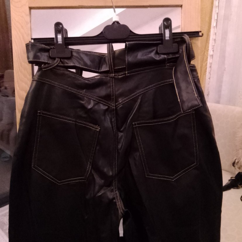 Deri Kumaştan Kemerli Siyah Kadın Pantolon - Görsel 3