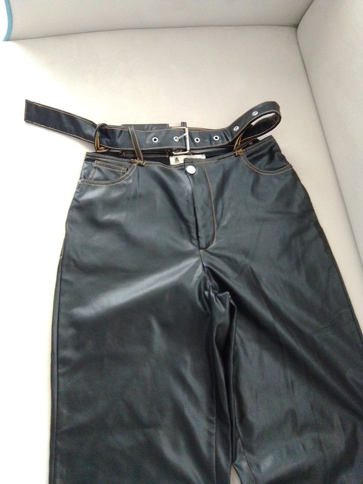 Deri Kumaştan Kemerli Siyah Kadın Pantolon - Görsel 4