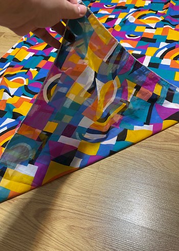 Renkli Geometrik Desenli pareo - Görsel 2