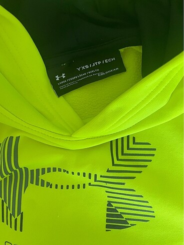 Under Armour Sweatshirt