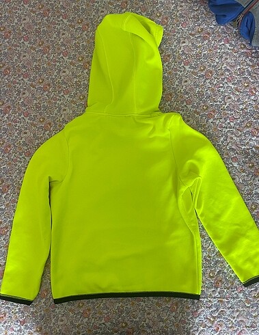 6 Yaş Beden Under Armour Sweatshirt