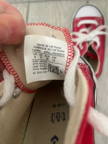 24 Beden kırmızı Renk Converse cocuk ayakkabi