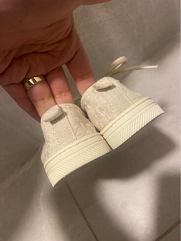 26 Beden Zara kız çocuk canvas ayakkabı