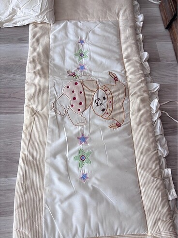 Diğer Bebek beşiği kenarları