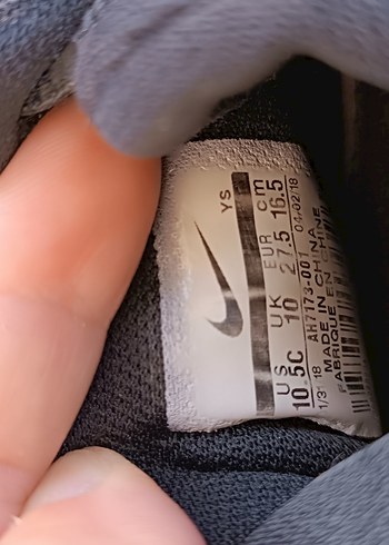 27 Beden gri Renk Nike 27,5 kd trey siyah cırt cırtlı bağcıklı