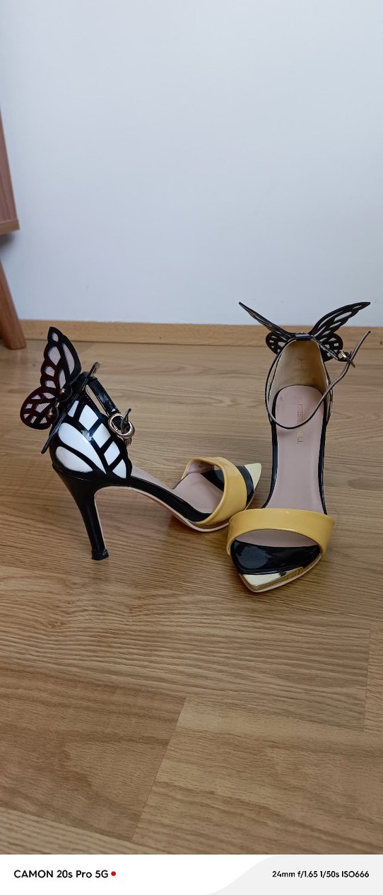 Sarı Parlak Kelebek Detaylı Stiletto - Görsel 3