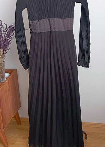 Uzun Siyah Piliseli Gotik Elbise - Görsel 4