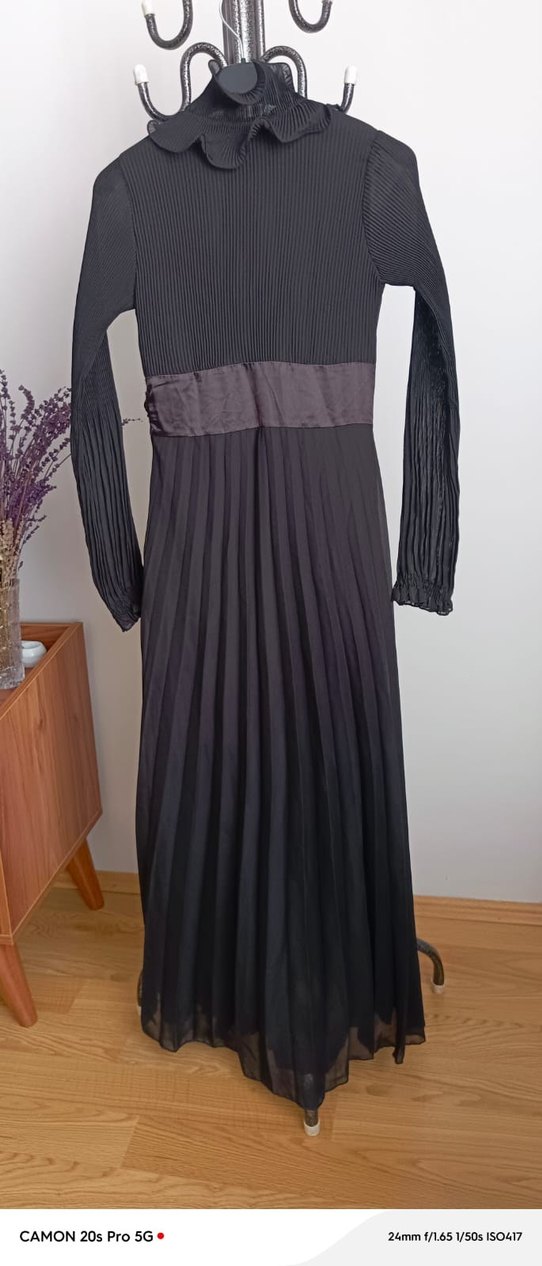 Uzun Siyah Piliseli Gotik Elbise - Görsel 5