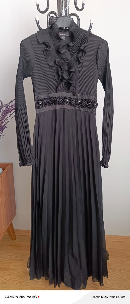 Uzun Siyah Piliseli Gotik Elbise - Görsel 2