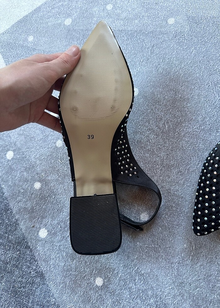 TAŞLI SİVRİ BURUN ŞIK BABET - Görsel 3