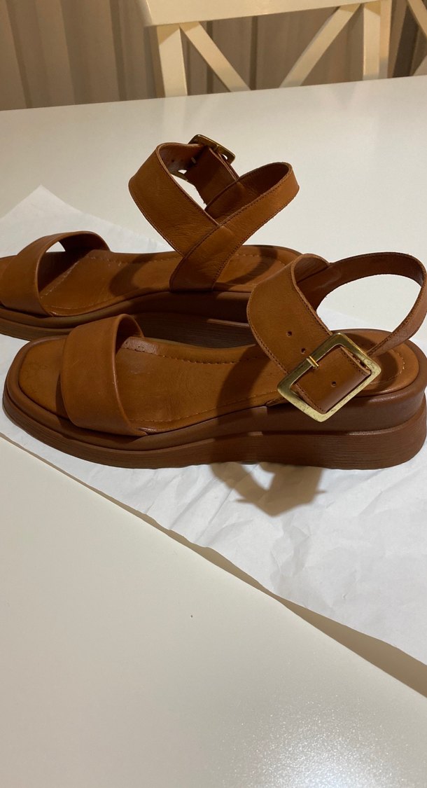 Kahverengi Deri Kadın Dolgu Topuklu Sandalet - Görsel 2