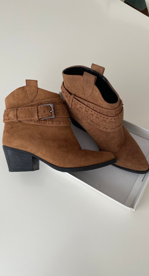 Kahverengi Süet Topuklu Kadın Bot - Görsel 2
