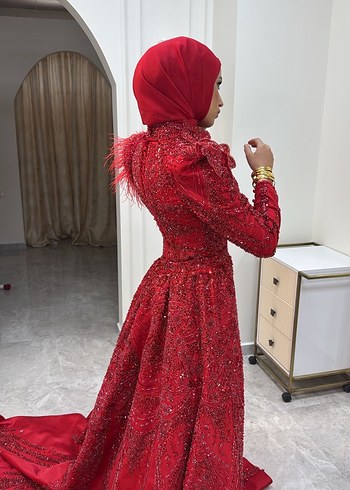 Uzun Kırmızı Tesettür Kadın Abiye - Görsel 3