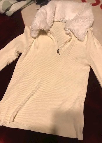 Beyaz Kürklü Yaka Detaylı Kadın Kazak - Görsel 3