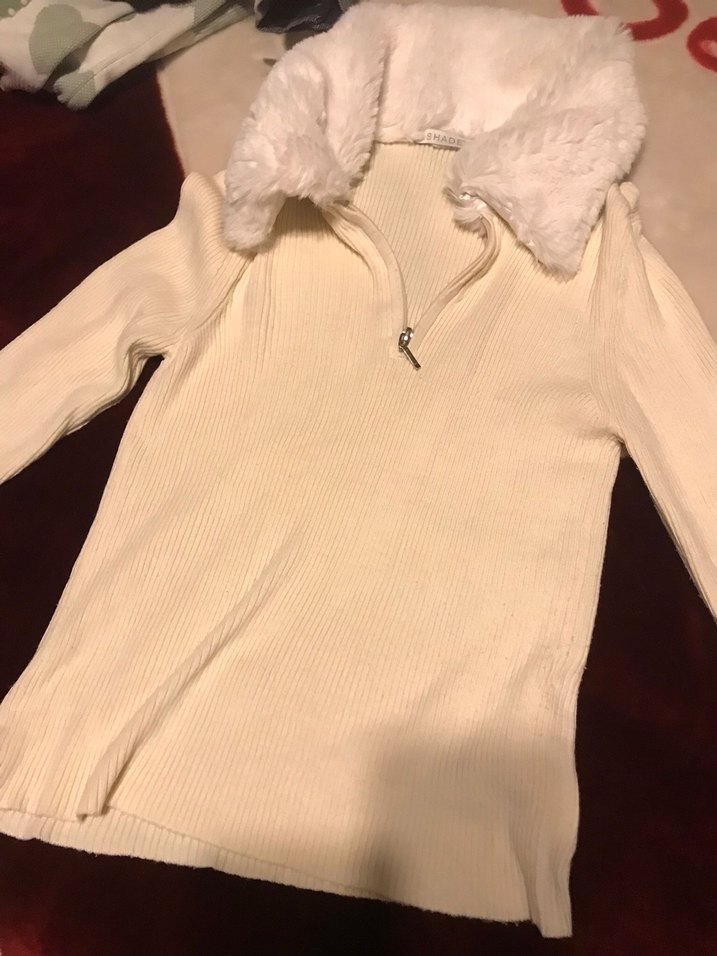 Beyaz Kürklü Yaka Detaylı Kadın Kazak - Görsel 3