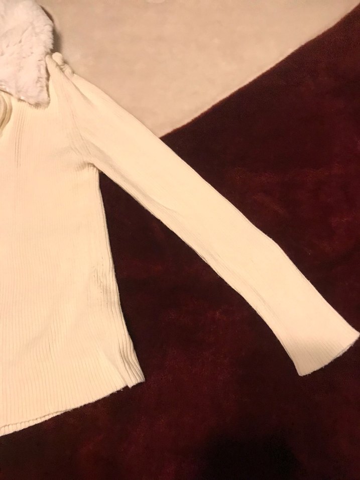 Beyaz Kürklü Yaka Detaylı Kadın Kazak - Görsel 2