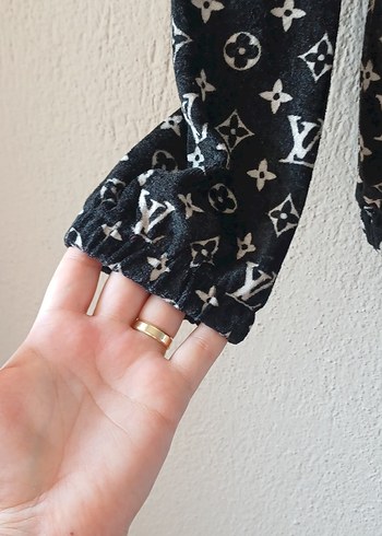 V yaka, uzun kollu, bol kesim kadın kazak - Görsel 2