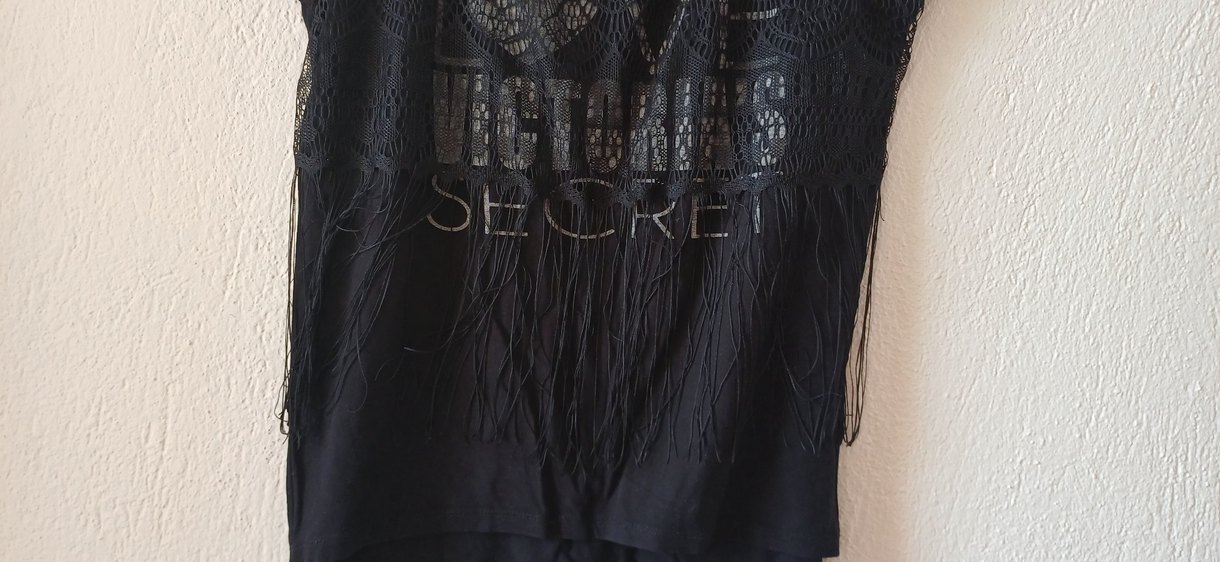 Siyah Dantel Detaylı Tişört - Görsel 2