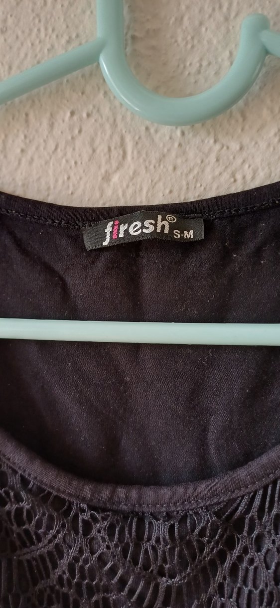 Siyah Dantel Detaylı Tişört - Görsel 3