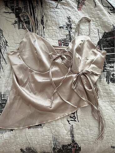 Sheinside Shein saten crop top bluz