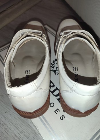 Beyaz Parlak Tokalı Erkek Çocuk Ayakkabısı - Görsel 4