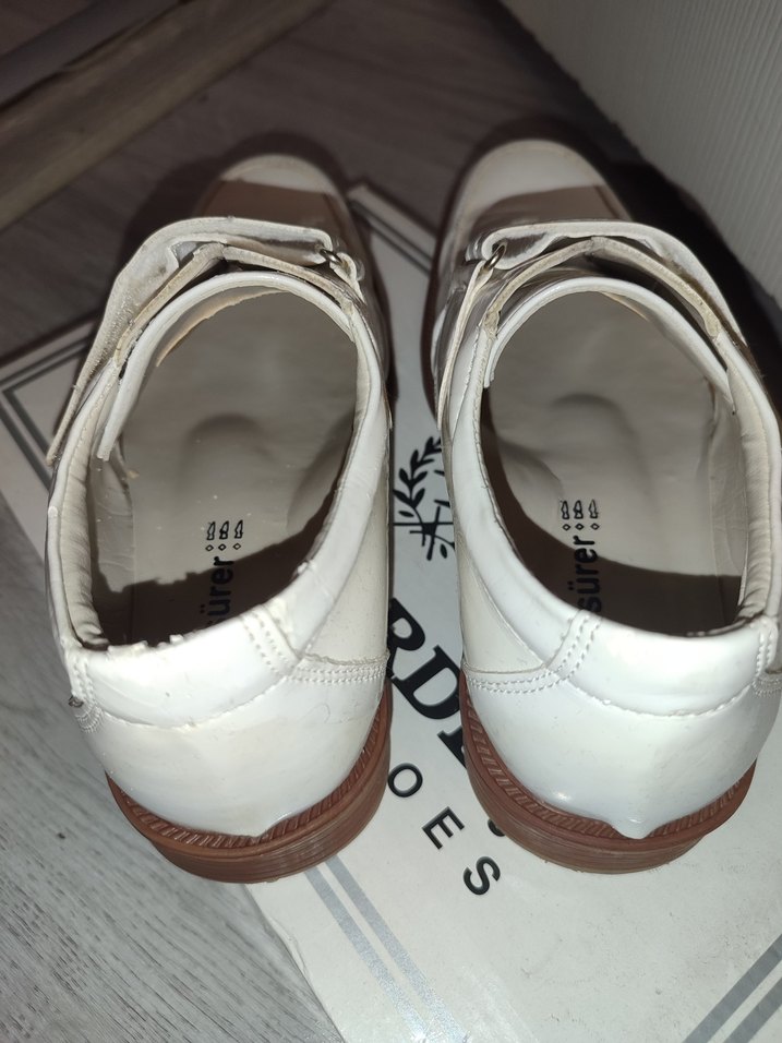 Beyaz Parlak Tokalı Erkek Çocuk Ayakkabısı - Görsel 4