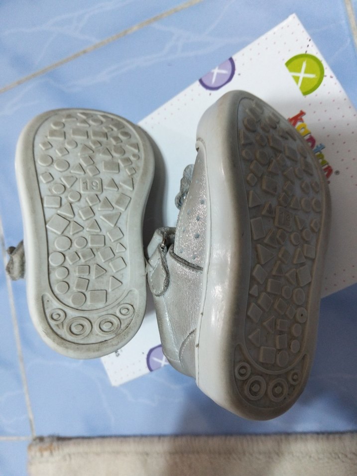 Kız Bebek Gri İlk Adım Ayakkabısı. 3 hafta gıyıldı. - Görsel 4