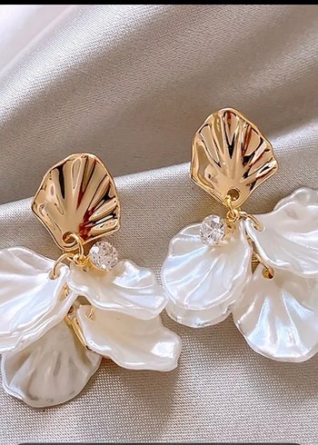Accessorize Beyaz Fırfırlı Midi Küpe