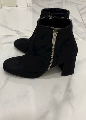 Siyah Süet Fermuarlı Topuklu Kadın Bot - Görsel 6