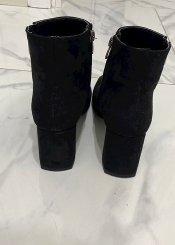 Siyah Süet Fermuarlı Topuklu Kadın Bot - Görsel 7