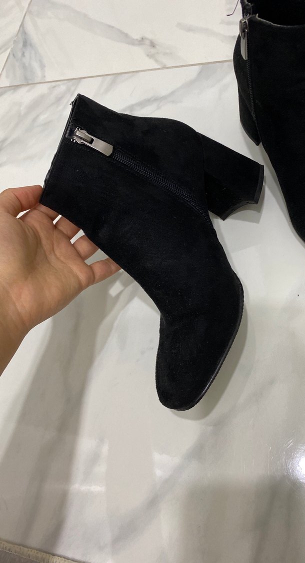 Siyah Süet Fermuarlı Topuklu Kadın Bot - Görsel 4