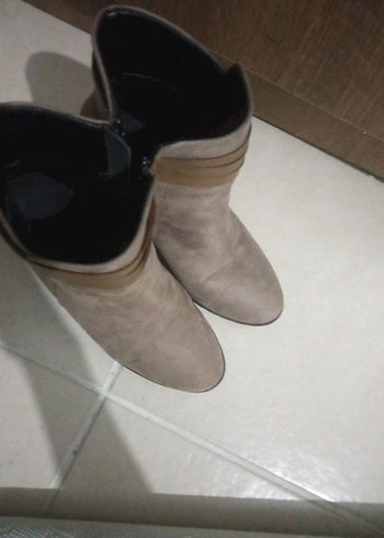 Bej Süet Kadın Bot - Tokalı, Blok Topuklu - Görsel 3