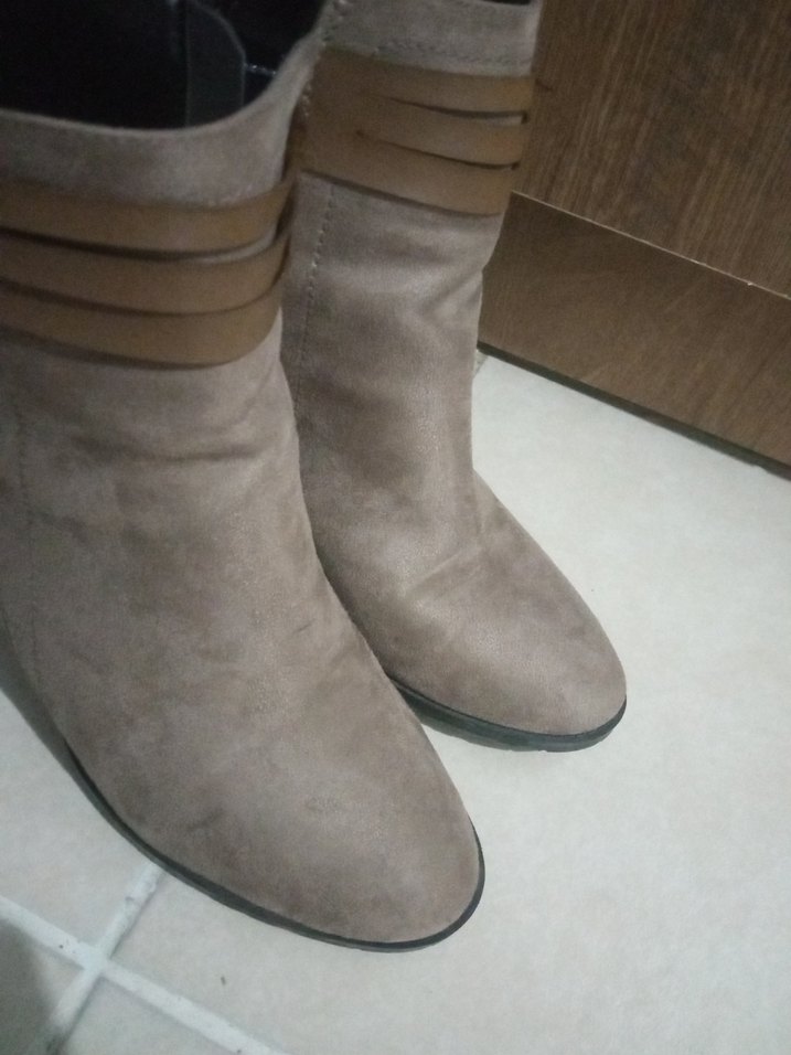 Bej Süet Kadın Bot - Tokalı, Blok Topuklu - Görsel 4