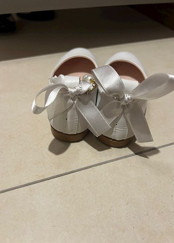 Kız Çocuk Beyaz İnci Detaylı Babet - Görsel 2