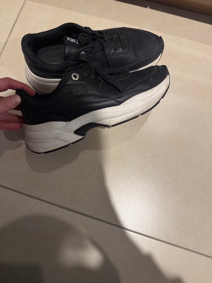 Siyah Desenli Kadın Spor Ayakkabı - Görsel 3