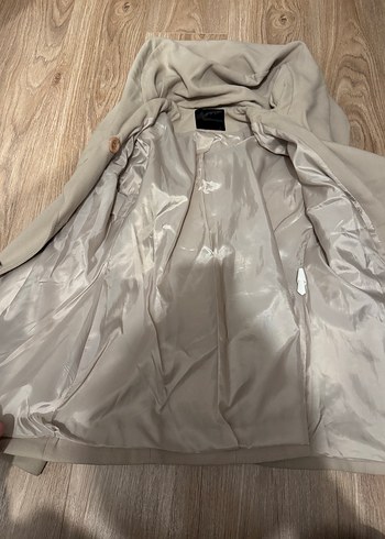 Bej Kemerli Kısa Kadın Kaban - Görsel 2