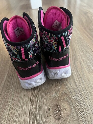 27 Beden Skechers Çocuk Bot