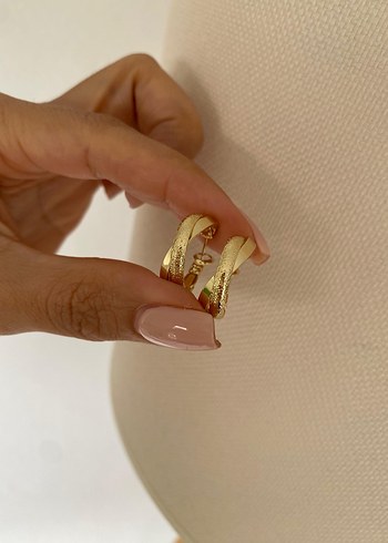 Altın Renk Mini Pileli Küpeler - Görsel 4