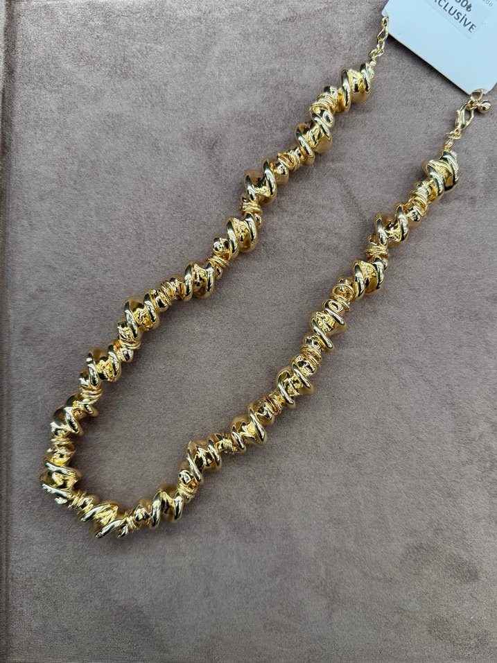 Pilise Detaylı Uzun Altın Renkli Kadın Kolye - Görsel 3