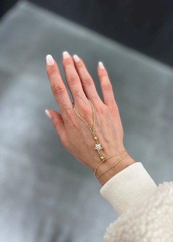 Minimalist Altın Zincir Detaylı Kadın El Zinciri - Görsel 11