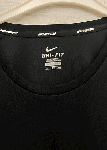 Siyah Erkek Nike Kısa Kollu Tişört - Görsel 4