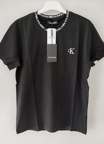 Calvin Klein Tişört