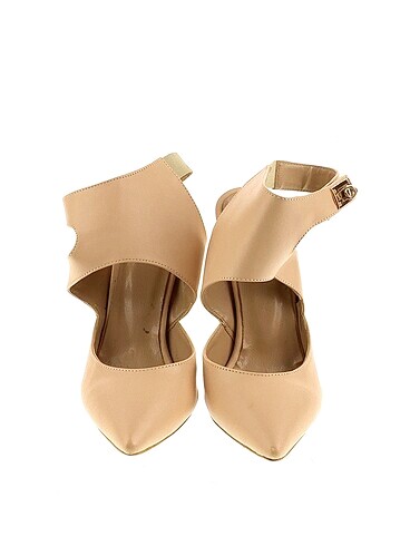 39 Beden Gusto Stiletto %70 İndirimli.