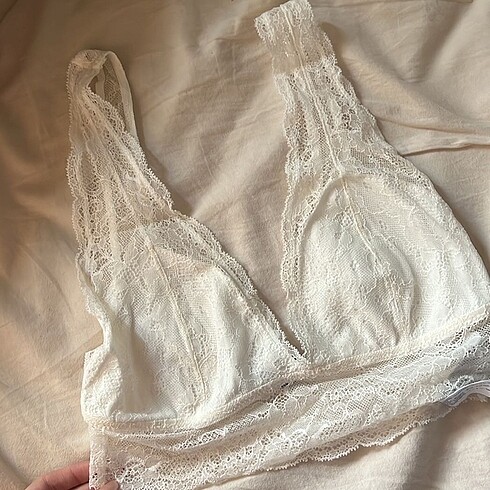 Stradivarius Bralet