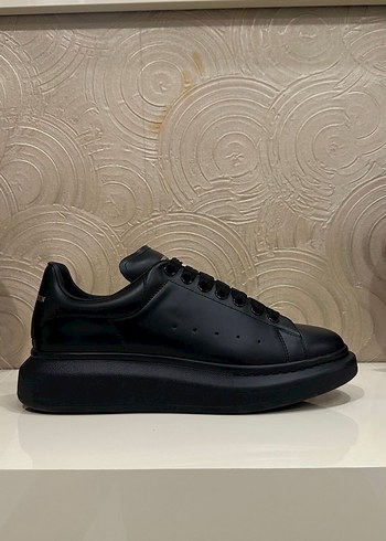 Alexander McQueen Sneaker