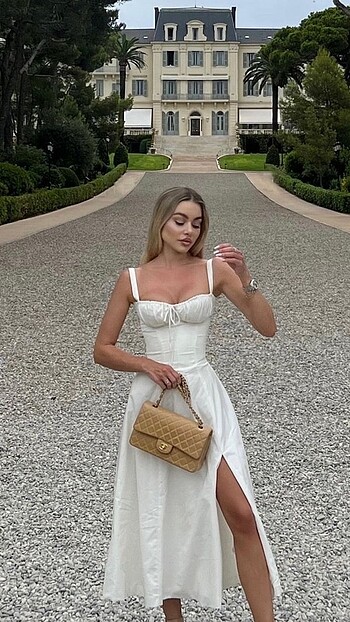 Beyaz Askılı Elbise